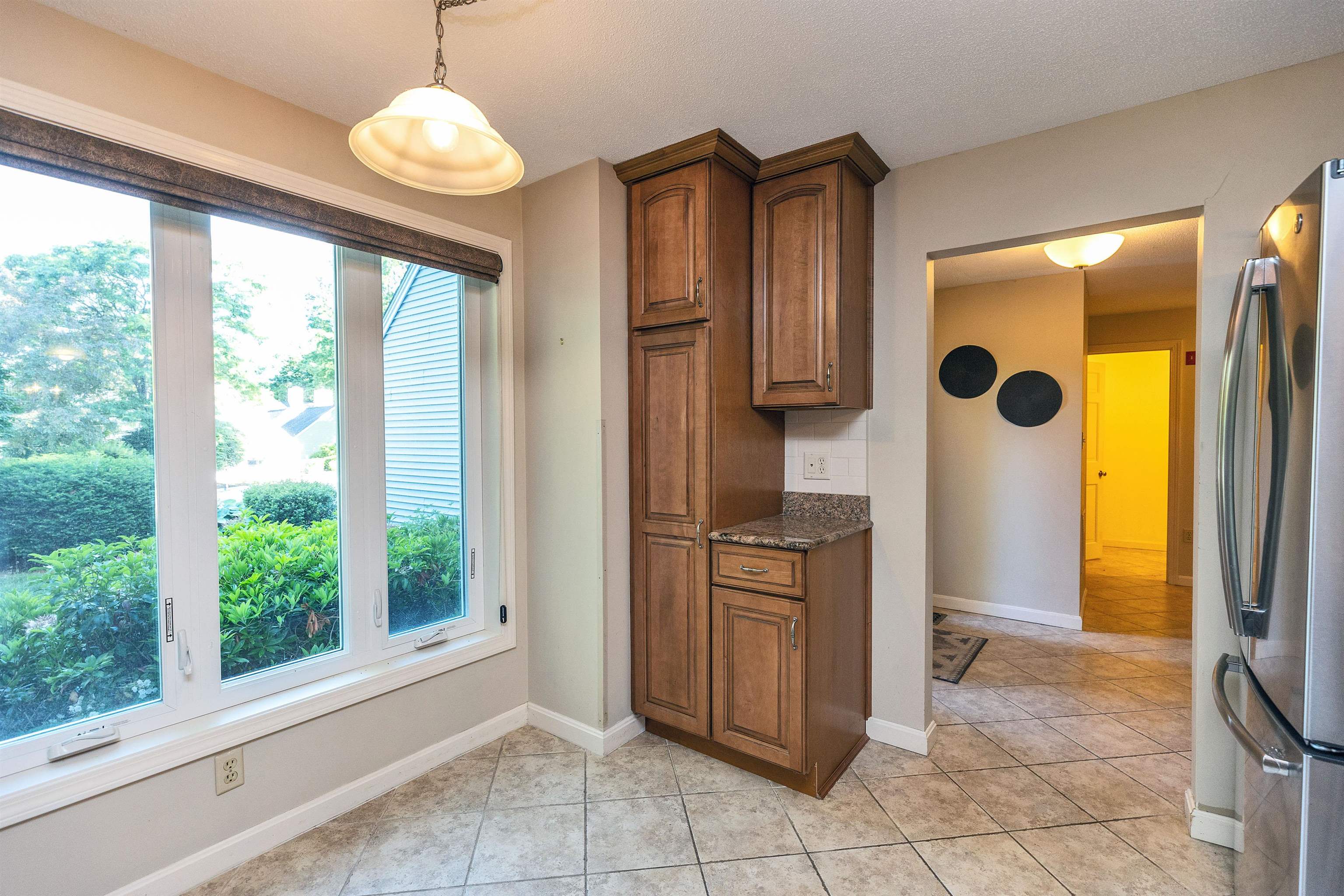 555 Straw Hill Road Manchester, NH 03104 - Photo 13 of 45