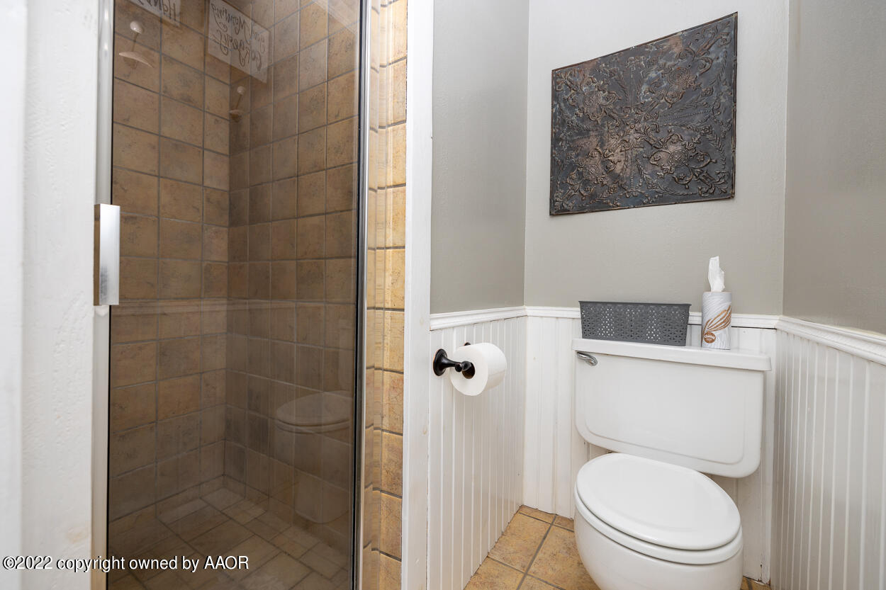 4802 Tulip Avenue Amarillo, TX 79110 - Photo 24 of 49 Master Bath