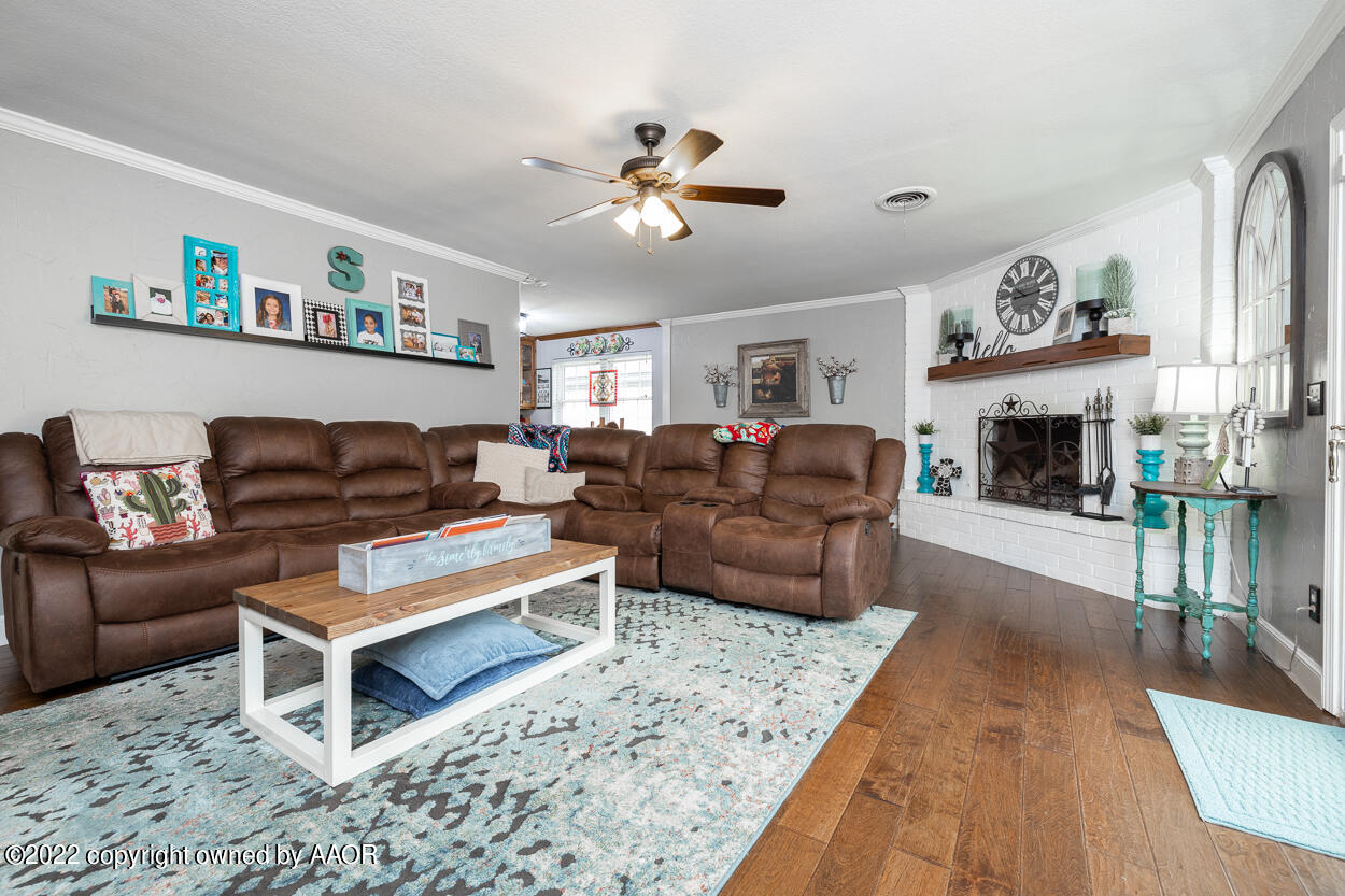 4802 Tulip Avenue Amarillo, TX 79110 - Photo 6 of 49 Living Area