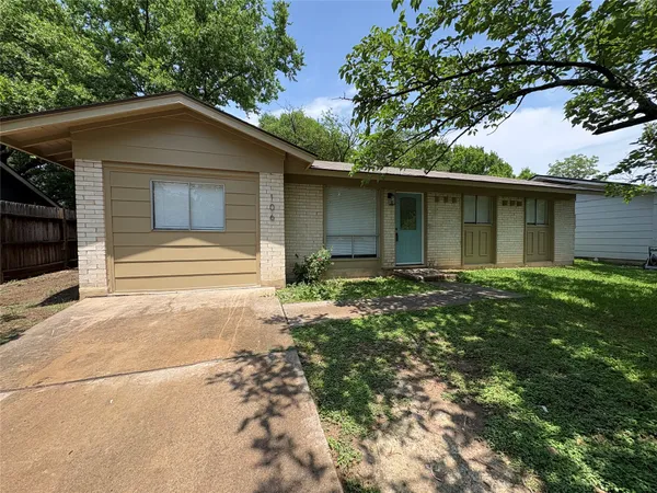 $1,895 | 106 East Longspur Boulevard, Austin, TX 78753