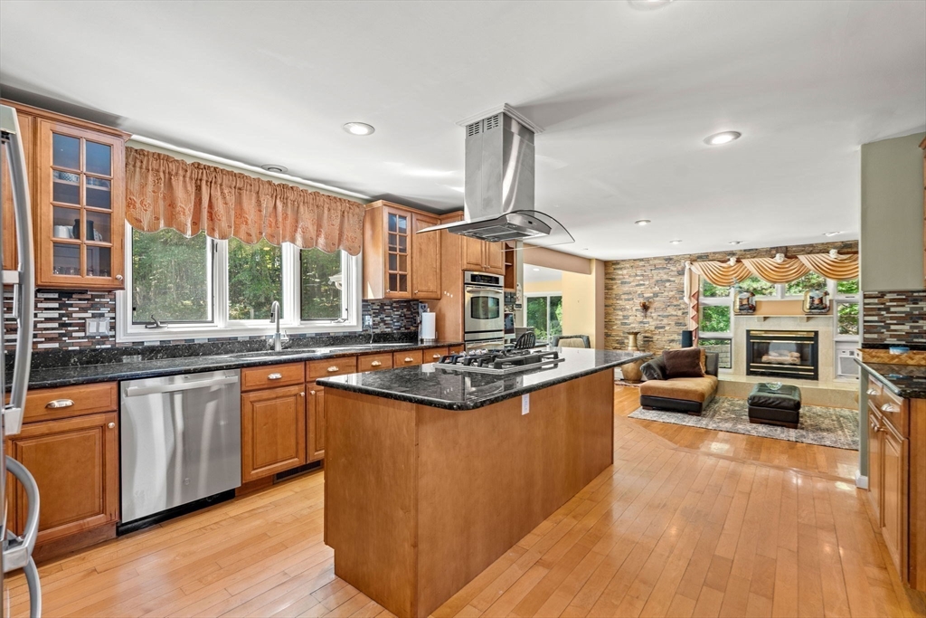 9 Abby Road Westford, MA 01886 - Photo 19 of 41