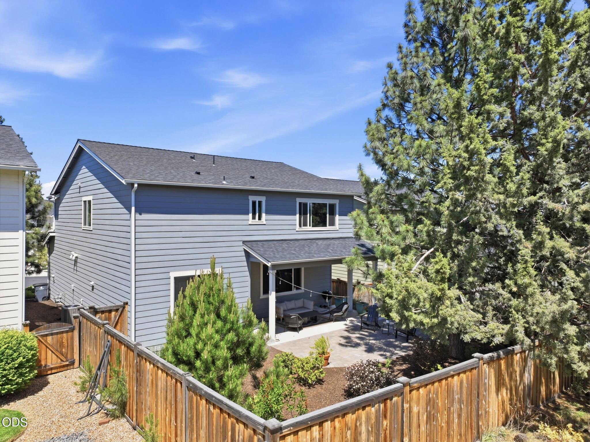 19985 Voltera Place Bend, OR 97702 - Photo 44 of 52 IMG_0715