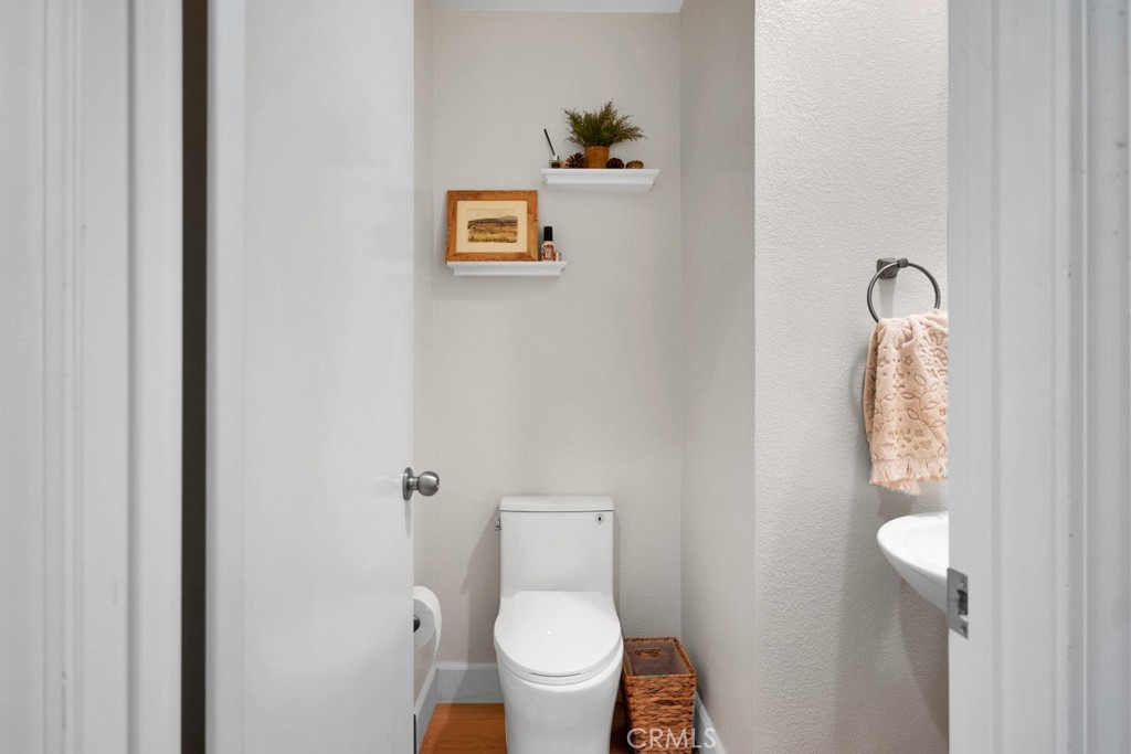 20022 Satsuma Circle Saugus, CA 91350 - Photo 13 of 42