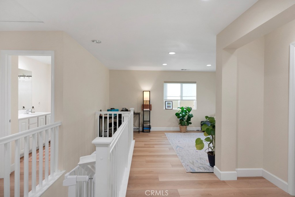 20022 Satsuma Circle Saugus, CA 91350 - Photo 15 of 42