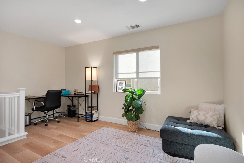 20022 Satsuma Circle Saugus, CA 91350 - Photo 16 of 42