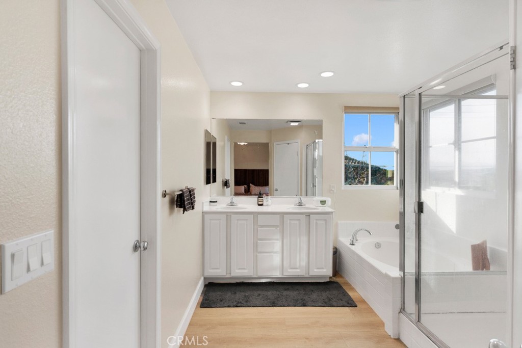 20022 Satsuma Circle Saugus, CA 91350 - Photo 19 of 42