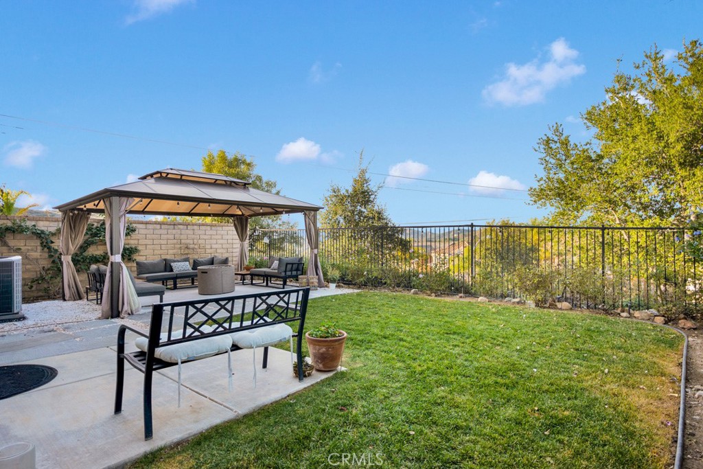 20022 Satsuma Circle Saugus, CA 91350 - Photo 33 of 42