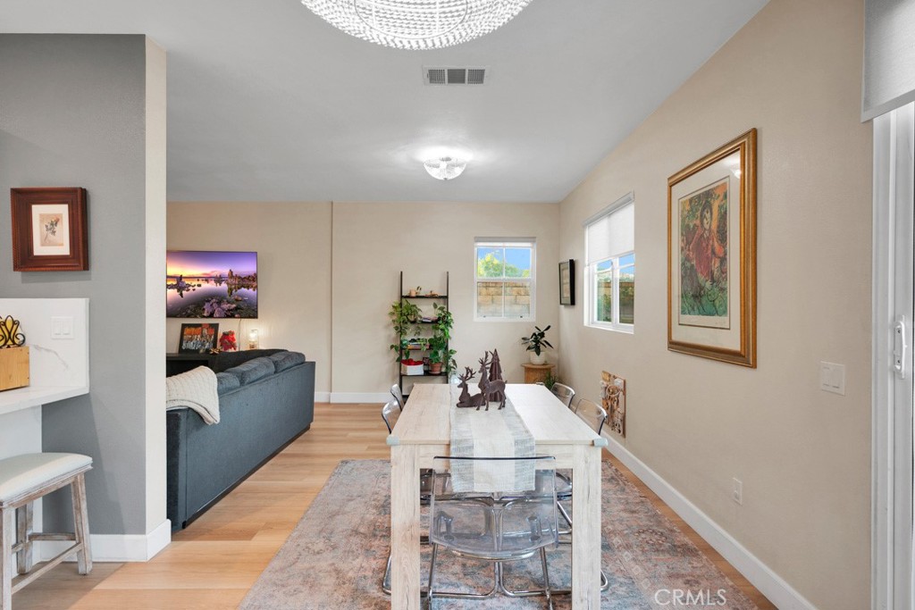 20022 Satsuma Circle Saugus, CA 91350 - Photo 6 of 42