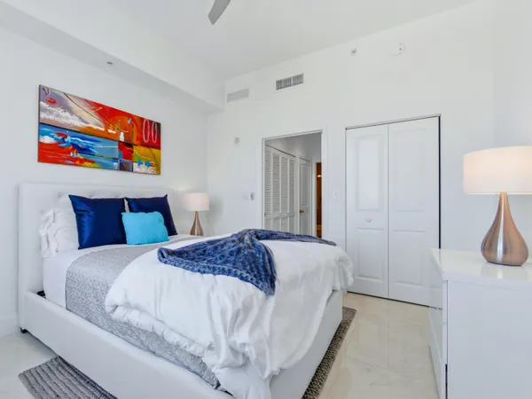 $4,500 | 350 North Federal Highway, Unit PH09, Boynton Beach, FL 33435