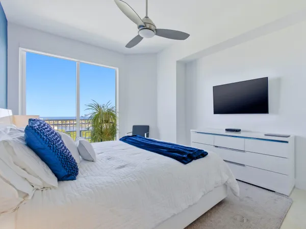 $4,500 | 350 North Federal Highway, Unit PH09, Boynton Beach, FL 33435