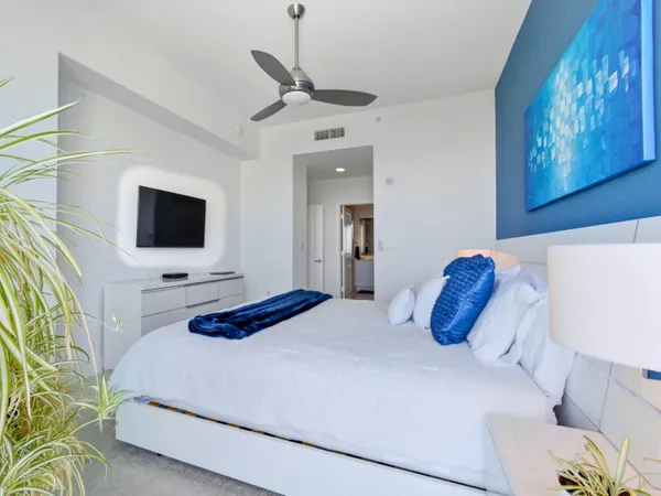 $4,500 | 350 North Federal Highway, Unit PH09, Boynton Beach, FL 33435