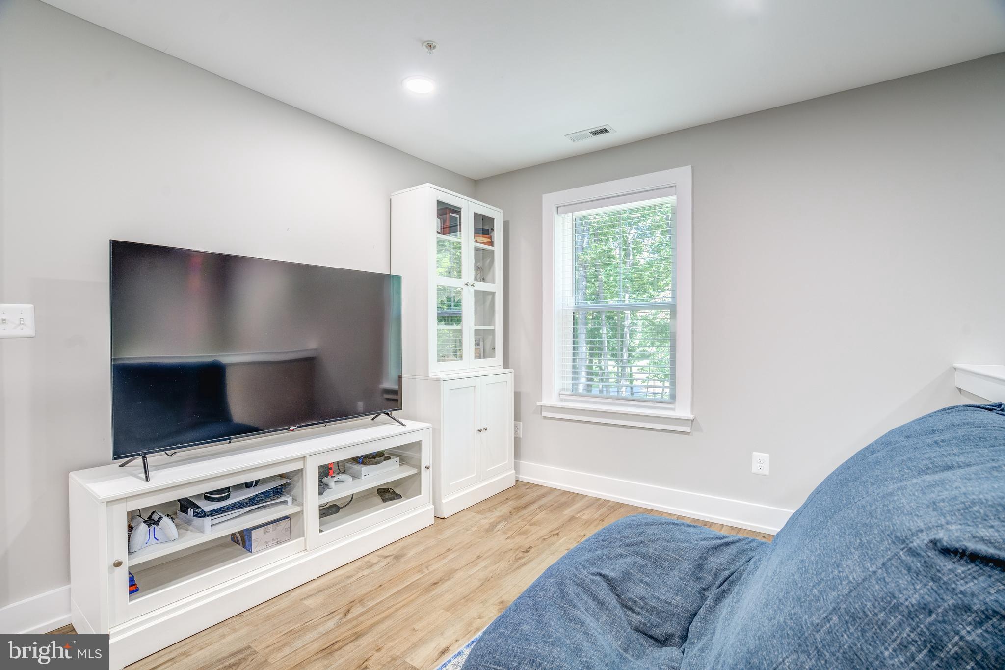 8331 Woodland Road Pasadena, MD 21122 - Photo 37 of 63 Upper Level Flex Space