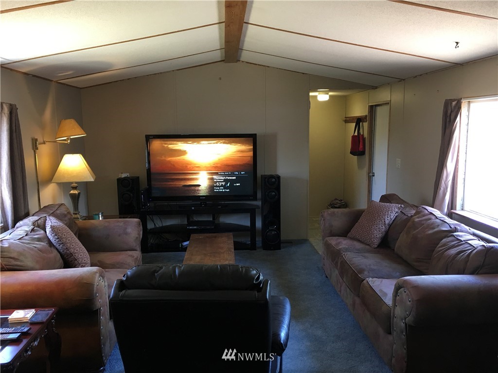 5143 Anderson Road Blaine, WA 98230 - Photo 9 of 25 Gallery Image 9