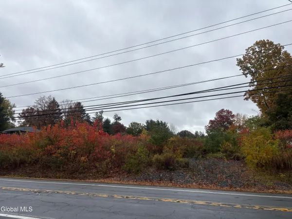 $450,000 | 271 North Greenbush Road, North Greenbush, NY 12180