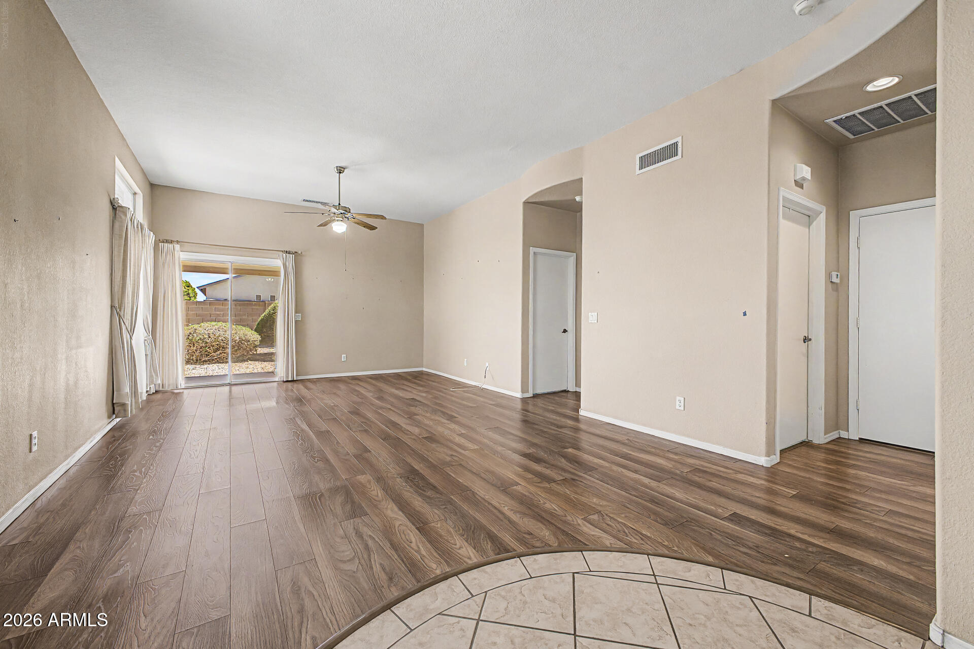 9733 West Mountain View Road Peoria, AZ 85345 - Photo 4 of 35 05-Mountain View