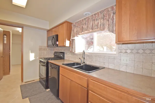 $471,800 | 405 Crestline Cir Drive, Lewiston, ID 83501