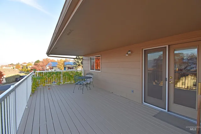 $471,800 | 405 Crestline Cir Drive, Lewiston, ID 83501