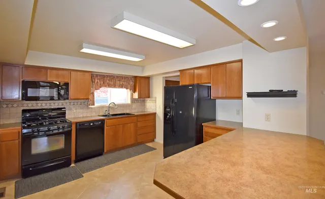 $471,800 | 405 Crestline Cir Drive, Lewiston, ID 83501