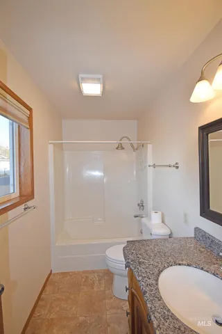 $471,800 | 405 Crestline Cir Drive, Lewiston, ID 83501