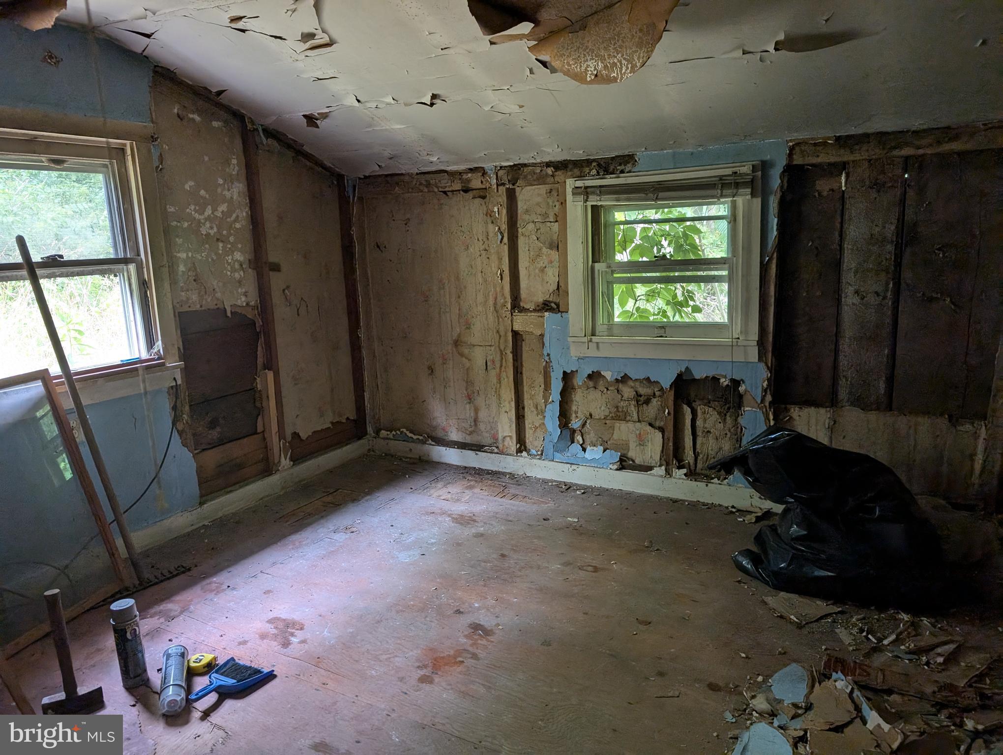 522 Buzzard Road Reading, PA 19608 - Photo 6 of 13 main house inside