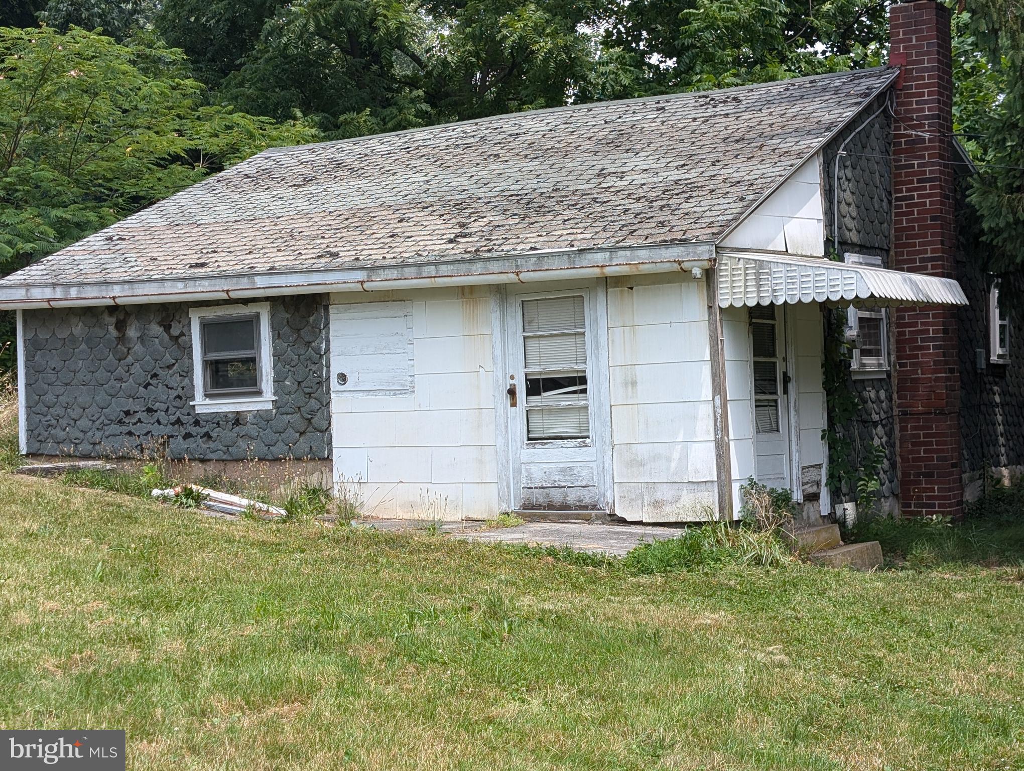 522 Buzzard Road Reading, PA 19608 - Photo 8 of 13 main house side