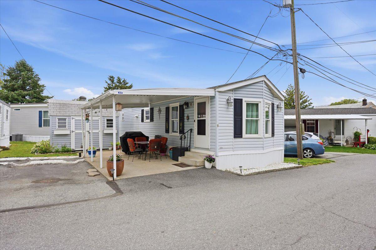 3350 Airport Road, Unit 5 Allentown, PA 18109 - Photo 7 of 53 Charming home with inviting porch.