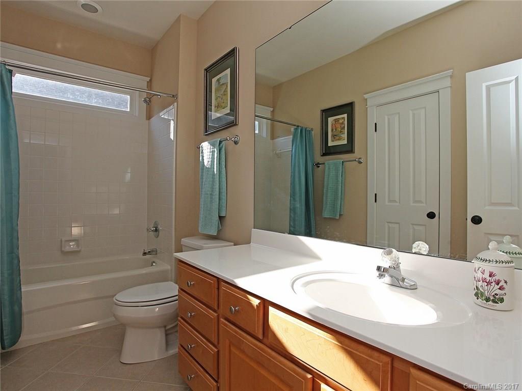 1364 Barnett Woods Fort Mill, SC 29708 - Photo 13 of 24 Gallery Image 13