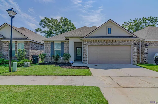$322,900 | 6443 Tiger Pointe Dr. Drive, Baton Rouge, LA 70817