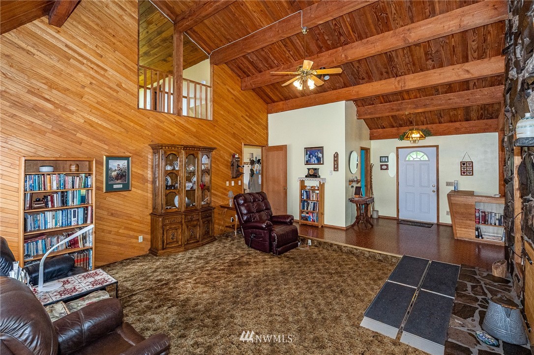 655 Larmon Road Onalaska, WA 98570 - Photo 12 of 38 Gallery Image 12