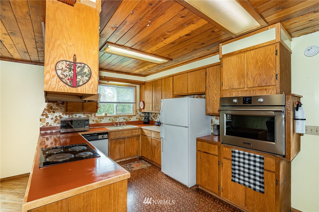 655 Larmon Road Onalaska, WA 98570 - Photo 3 of 38 Gallery Image 3