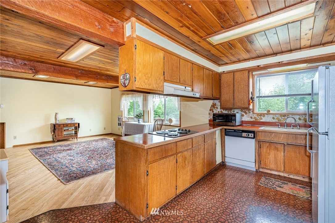 655 Larmon Road Onalaska, WA 98570 - Photo 4 of 38 Gallery Image 4