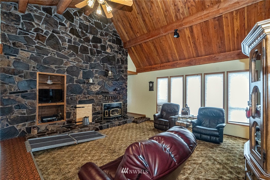 655 Larmon Road Onalaska, WA 98570 - Photo 7 of 38 Gallery Image 7