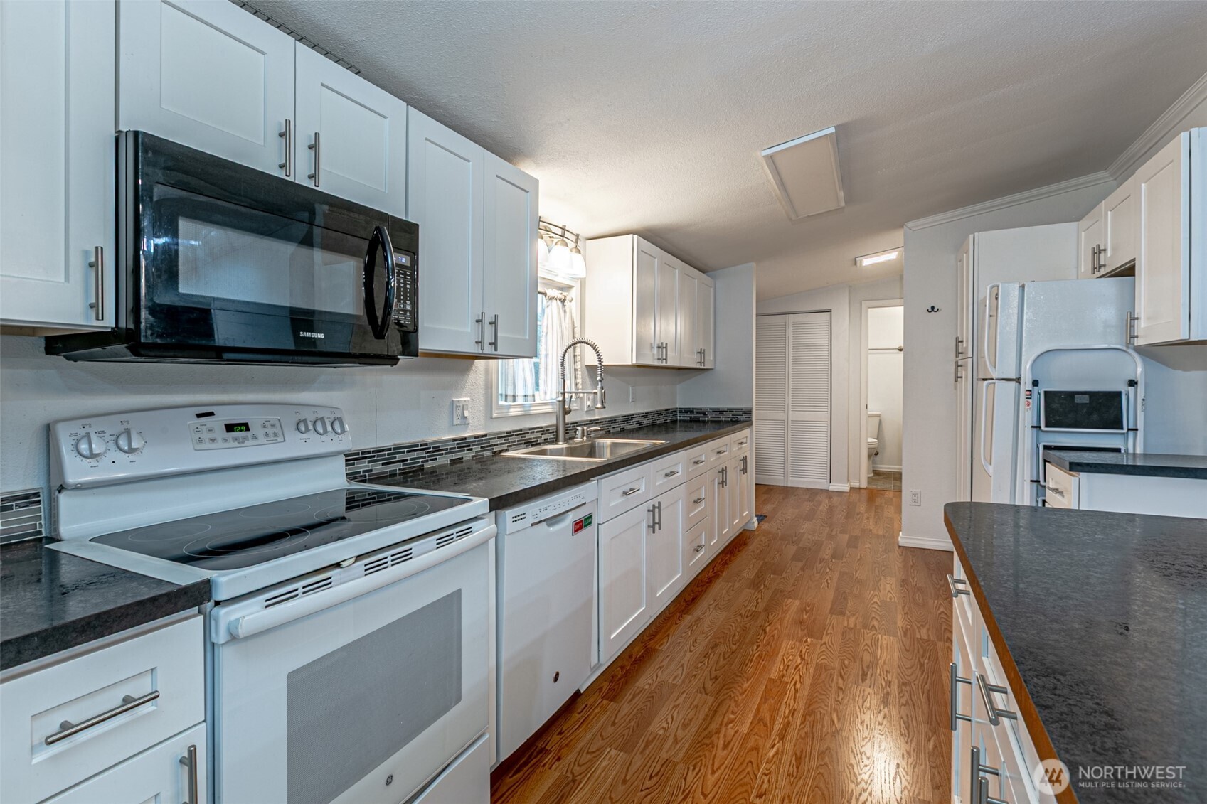 2412 South 371st Street, Unit 46 Federal Way, WA 98003 - Photo 2 of 35