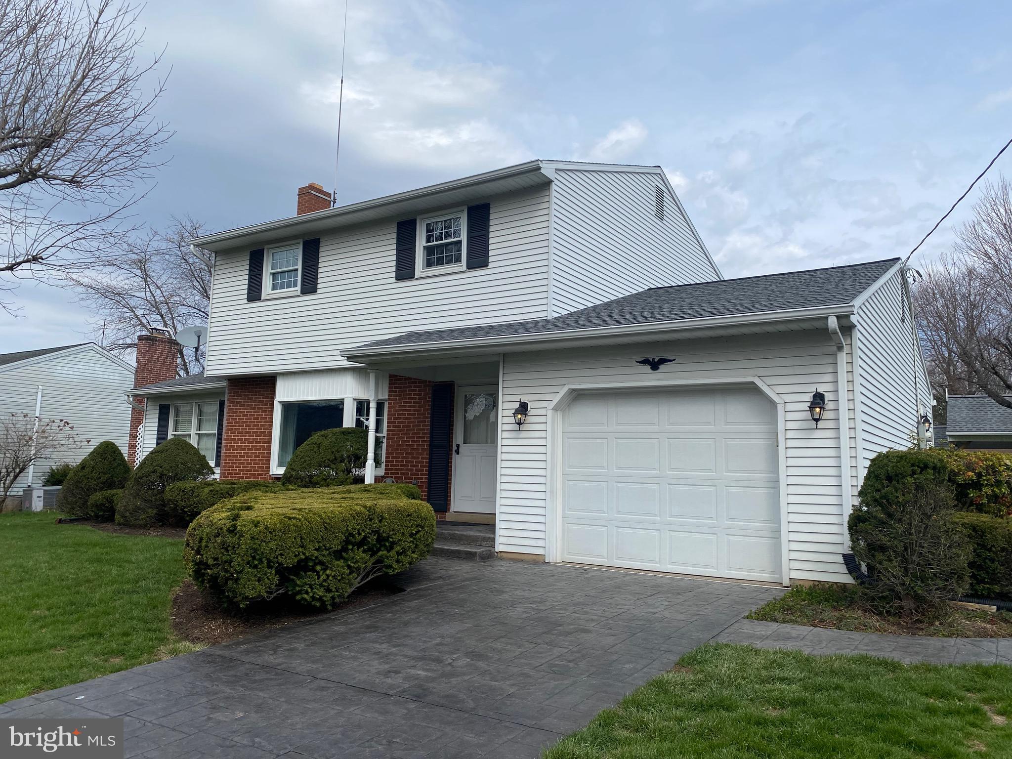 11 Randi Road Enola, PA 17025 - Photo 2 of 5