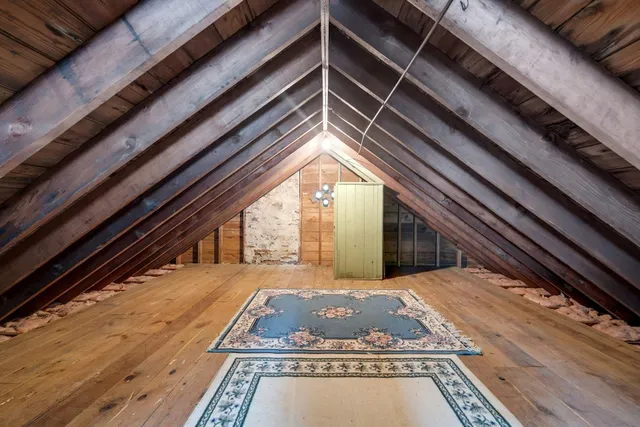 a view of utility room