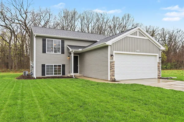 $309,900 | 17803 Bluff Drive, Three Rivers, MI 49093