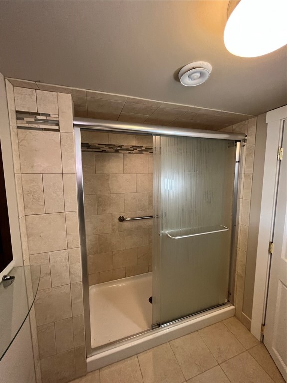 19 Del Rio Court Warwick, RI 02818 - Photo 15 of 21 Shower stall in lower level bath.