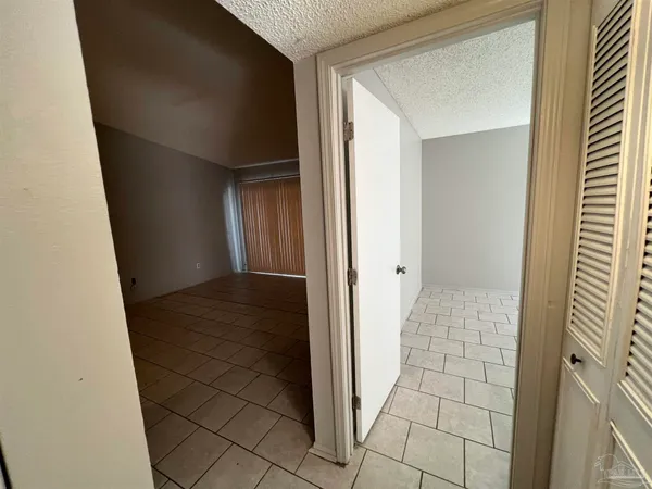 $995 | 6809 Tiki Lane, Unit 2, Pensacola, FL 32503
