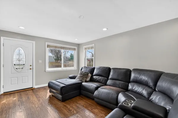 $350,000 | 5201 Oak Street, Bellwood, IL 60104