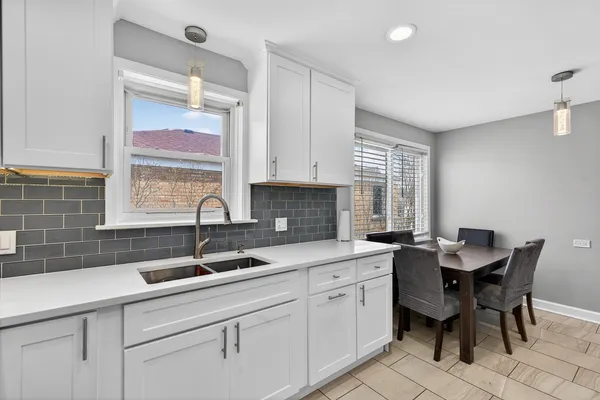 $350,000 | 5201 Oak Street, Bellwood, IL 60104