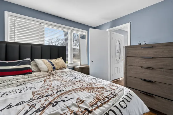 $350,000 | 5201 Oak Street, Bellwood, IL 60104