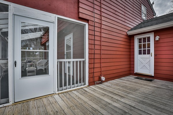 67 McDonald Road Wilmington, MA 01887 - Photo 3 of 27 Gallery Image 3