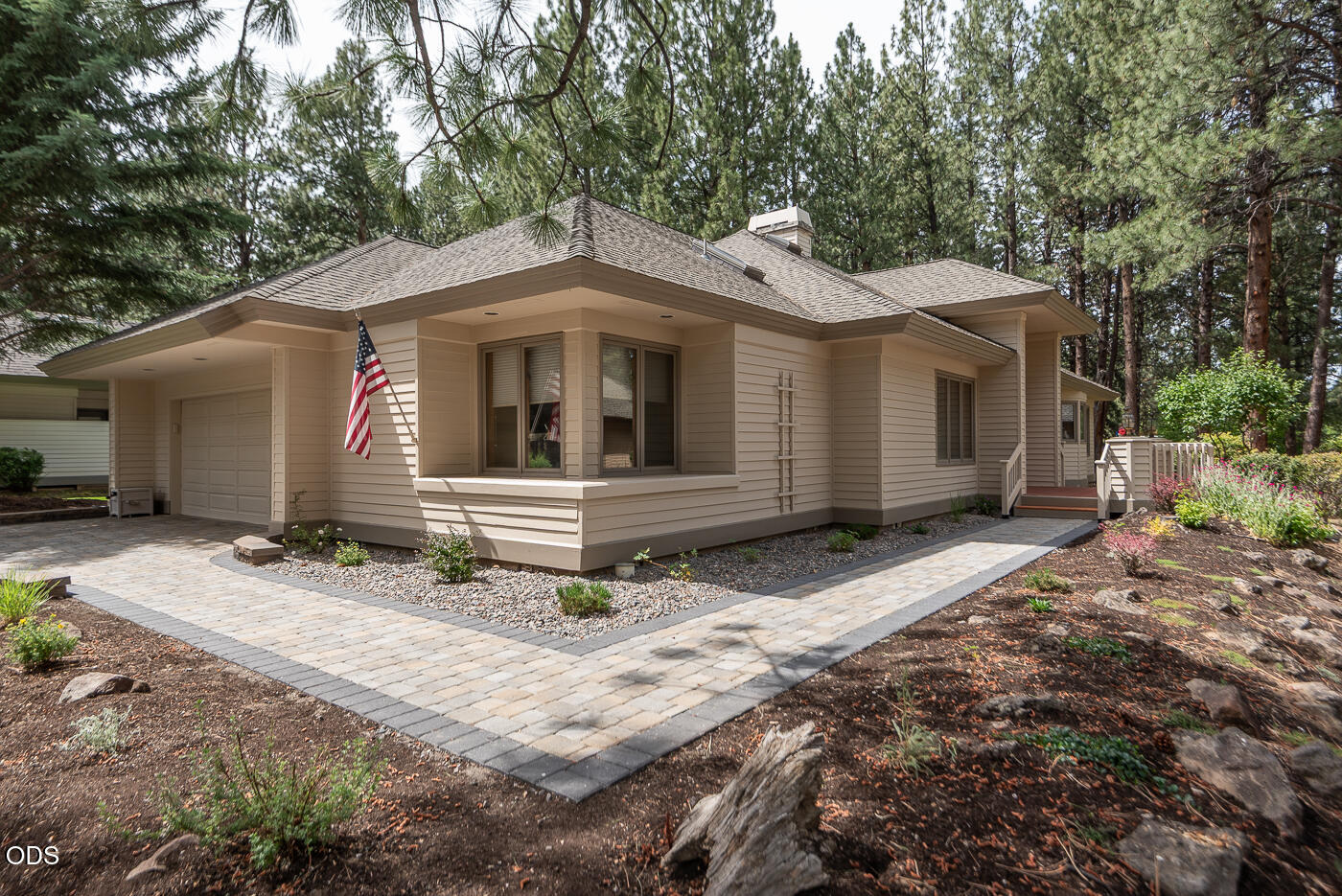 60894 Willow Creek Loop Bend, OR 97702 - Photo 1 of 36