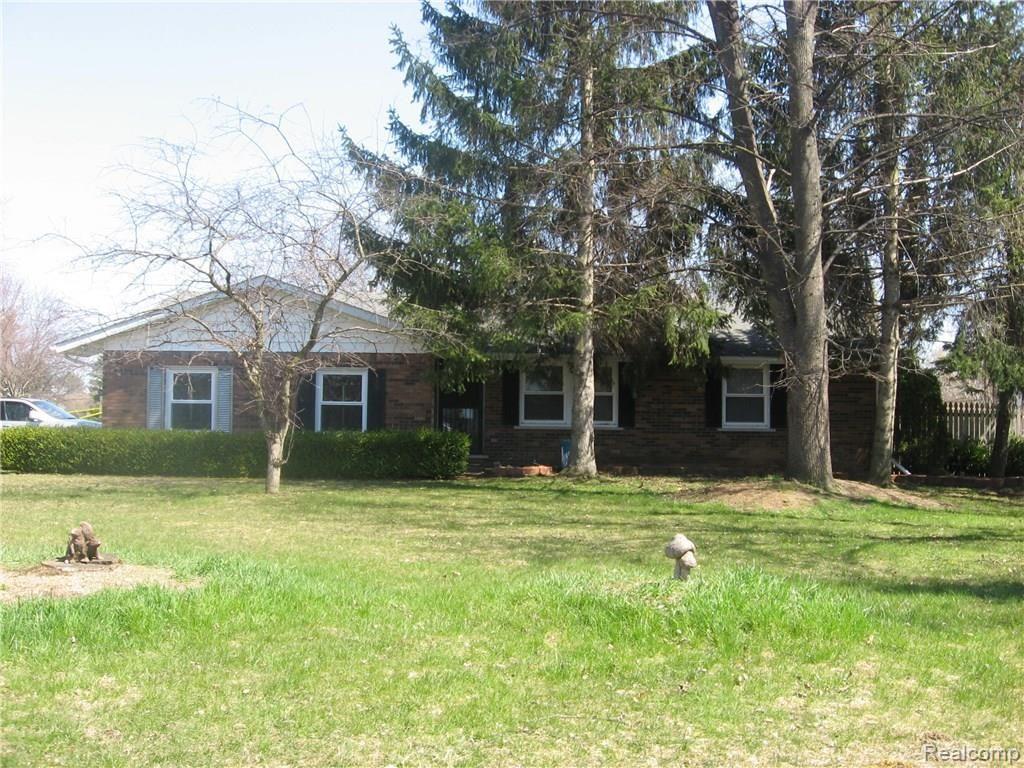 5075 Kidder Road Almont, MI 48003 - Photo 2 of 11 IMG_5256.JPG