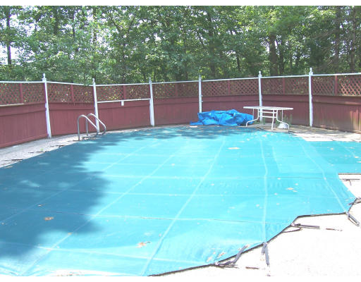 38 Spruce Road North Reading, MA 01864 - Photo 11 of 12 Gallery Image 11