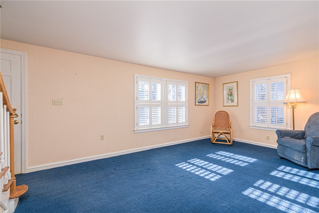 9 Preston Drive North Kingstown, RI 02852 - Photo 20 of 40 Unit 11 Living Room