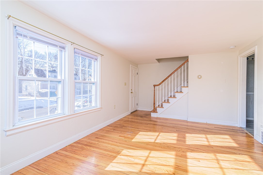 9 Preston Drive North Kingstown, RI 02852 - Photo 2 of 40 Unit 9 Living Room