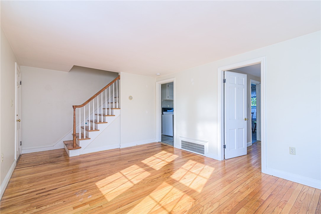 9 Preston Drive North Kingstown, RI 02852 - Photo 3 of 40 Unit 9 Living Room