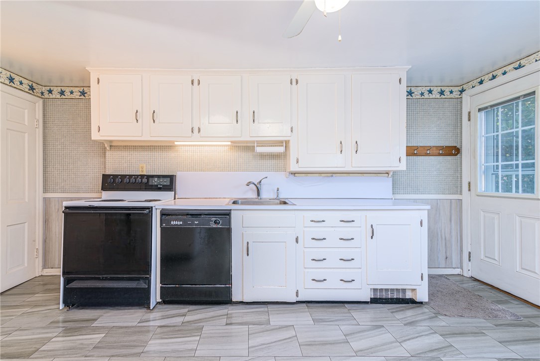 9 Preston Drive North Kingstown, RI 02852 - Photo 8 of 40