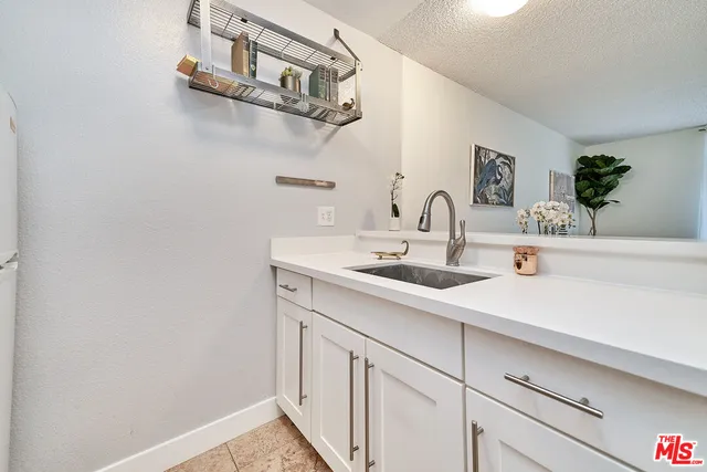 $315,000 | 320 South Ardmore Avenue, Unit 120, Los Angeles, CA 90020